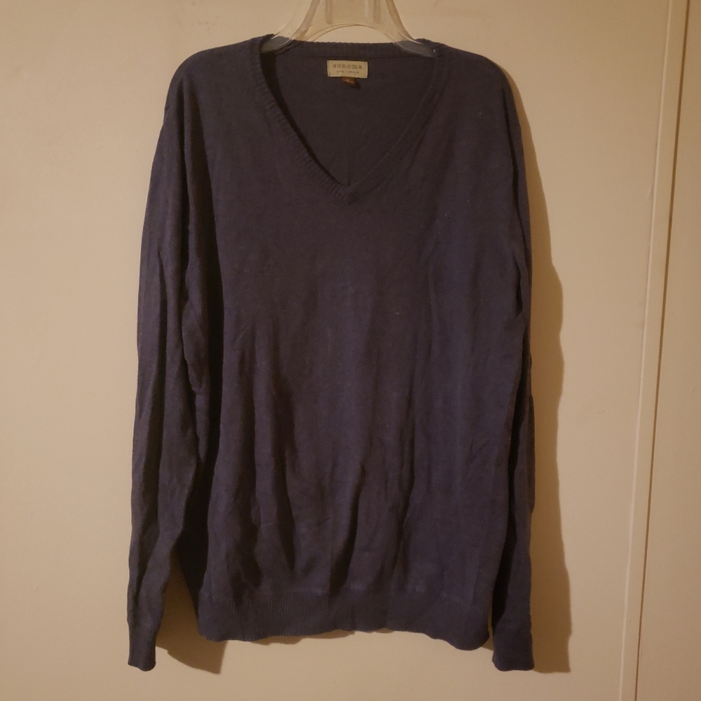 Men's v-neck sweater